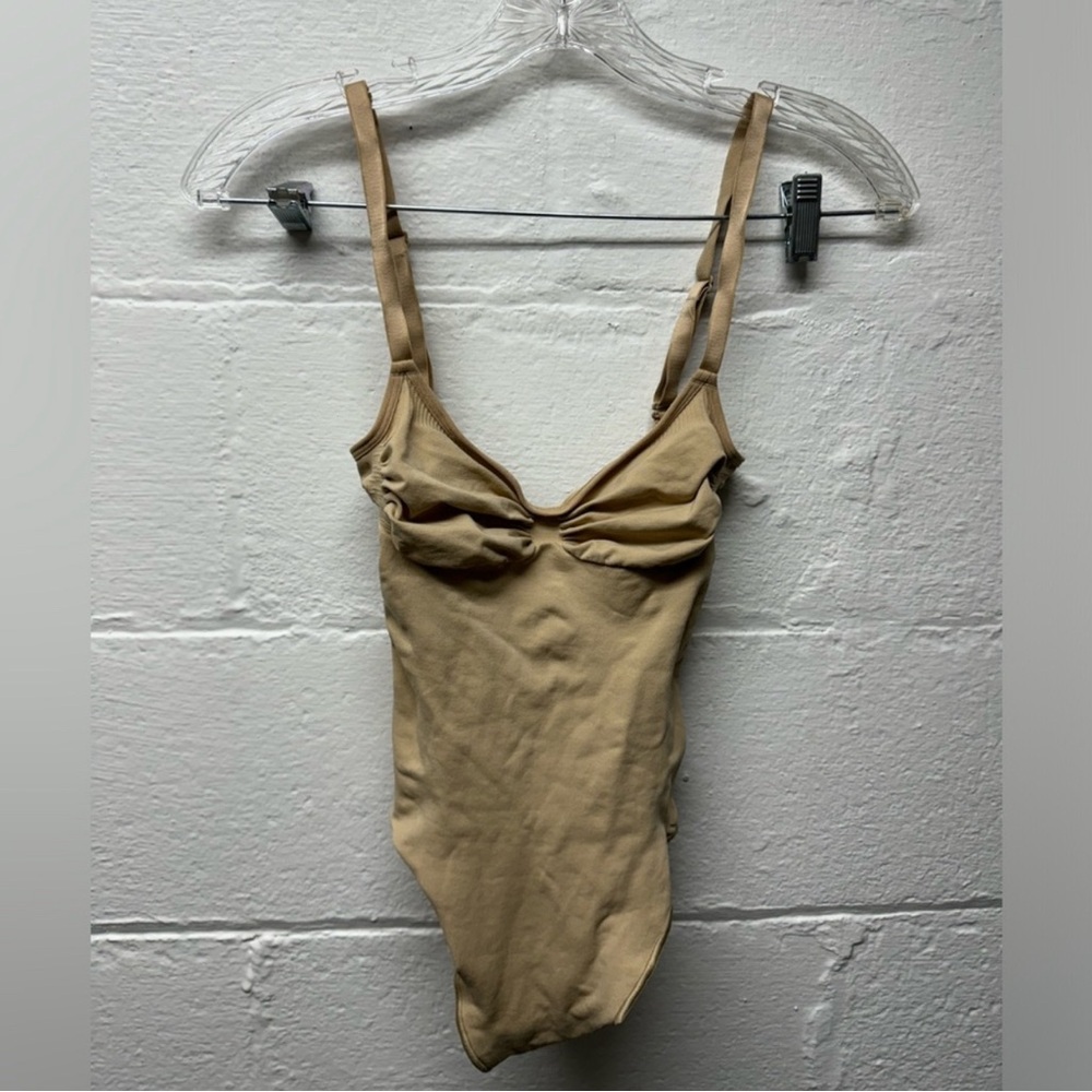 NWOT Skims Seamless Sculpt Thong Bodysuit